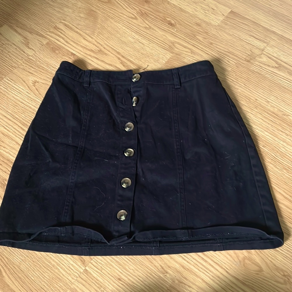 black skirt size small